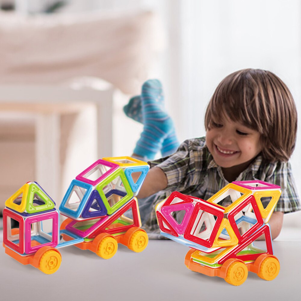 Set Constructie Magnetic Copii KidProtect Mag Hero 102 buc