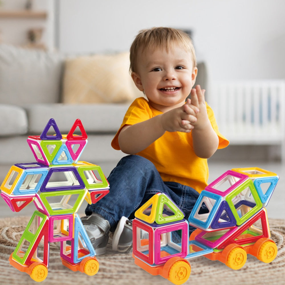Set Constructie Magnetic Copii KidProtect Mag Hero 102 buc